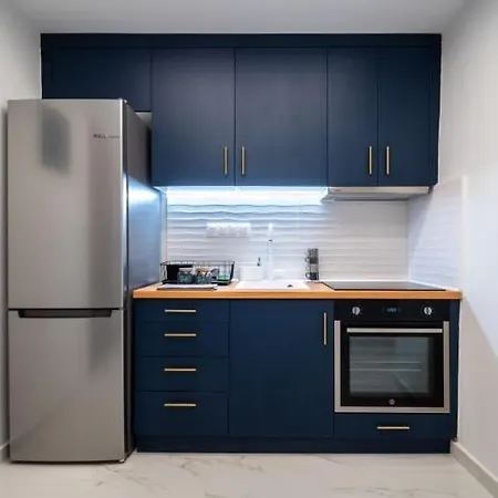 شقة Modern Up To 6 People With Parking