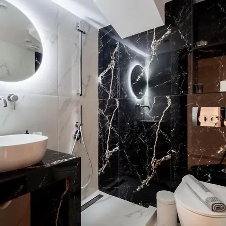 Apartament Modern Up To 6 People With Parking